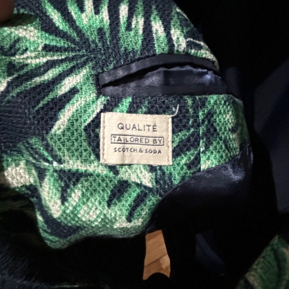 Stand Out in Style with Scotch & Soda Palm Tree Pattern Vest - Perfect for Every - Picture 7 of 7